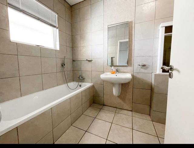 2 BEDROOM APARTMENT FOR SALE IN UMHLANGA RIDGE
